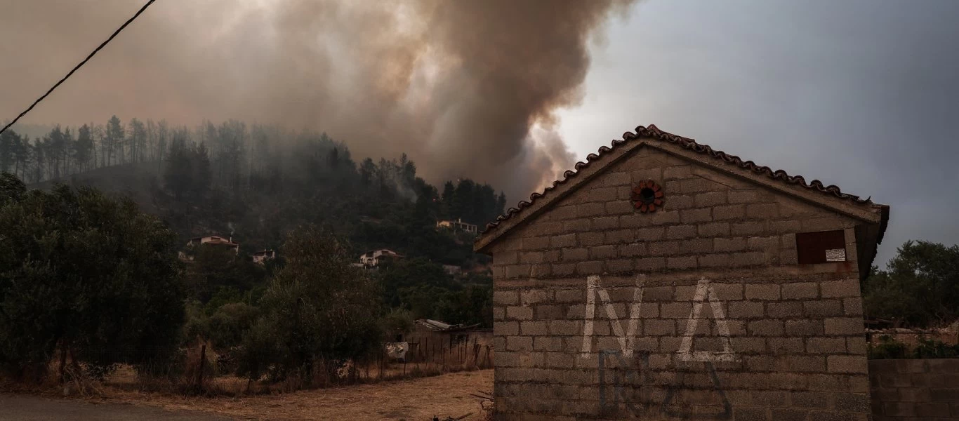 «Η κυβέρνηση είναι υπεύθυνη - Περιμένουμε κάποιος να φύγει»: Πώς η φωτιά «έκαψε» το αφήγημα του επιτελικού κράτους